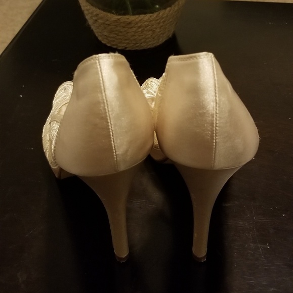 Sexy Lace Champagne Heels - Picture 4 of 4